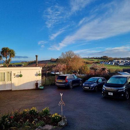 Lovely Private Studio Room With Own Kitchen And Bathroom. Set In The Popular Area Of Shiphay In Torquay And Only A Short Walk From Torbay Hospital מראה חיצוני תמונה
