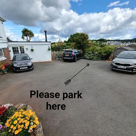 Lovely Private Studio Room With Own Kitchen And Bathroom. Set In The Popular Area Of Shiphay In Torquay And Only A Short Walk From Torbay Hospital מראה חיצוני תמונה