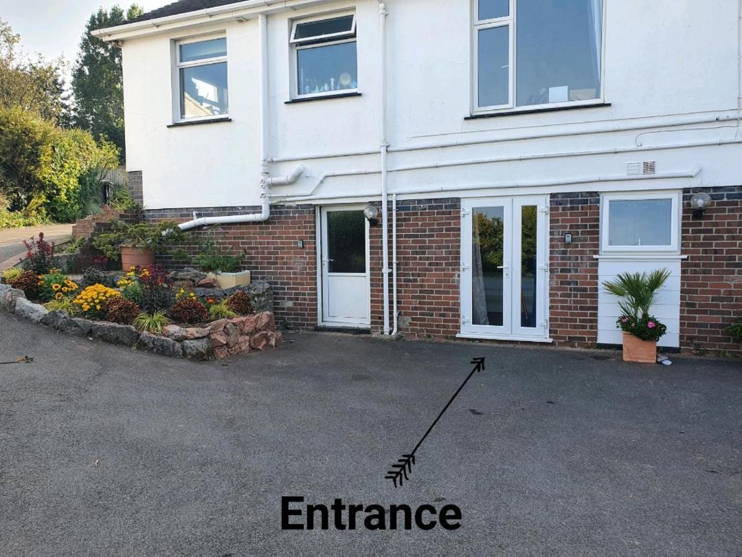 Lovely Private Studio Room With Own Kitchen And Bathroom. Set In The Popular Area Of Shiphay In Torquay And Only A Short Walk From Torbay Hospital מראה חיצוני תמונה