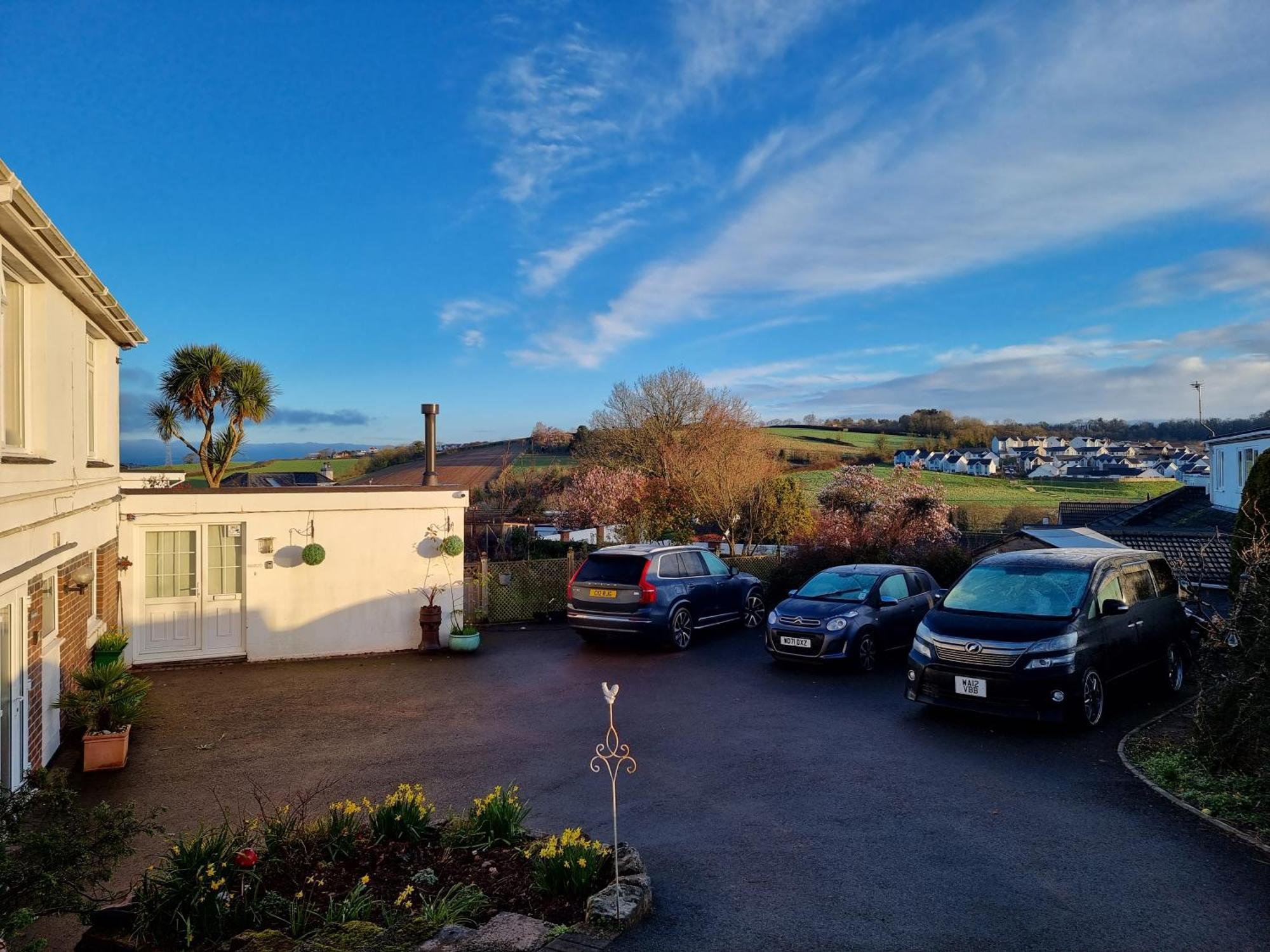 Lovely Private Studio Room With Own Kitchen And Bathroom. Set In The Popular Area Of Shiphay In Torquay And Only A Short Walk From Torbay Hospital מראה חיצוני תמונה